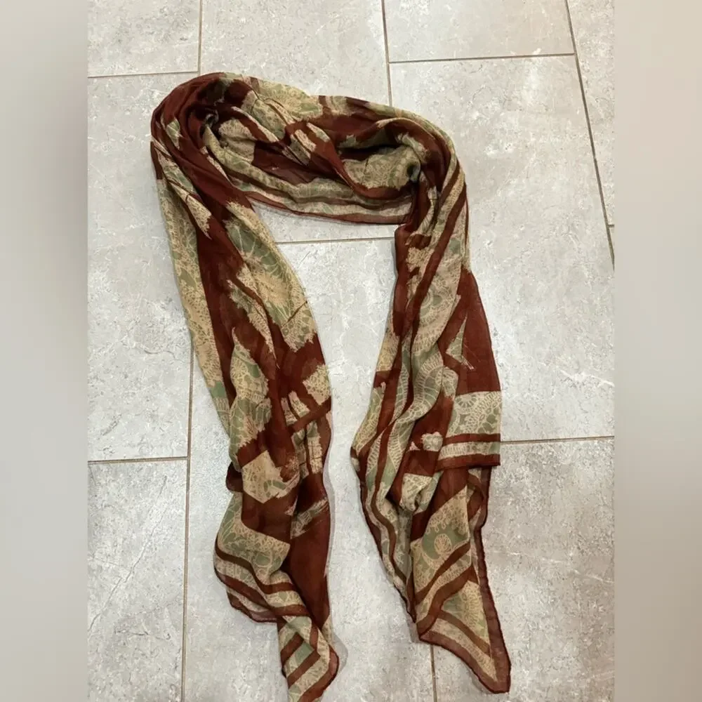 Lightweight womens scarf